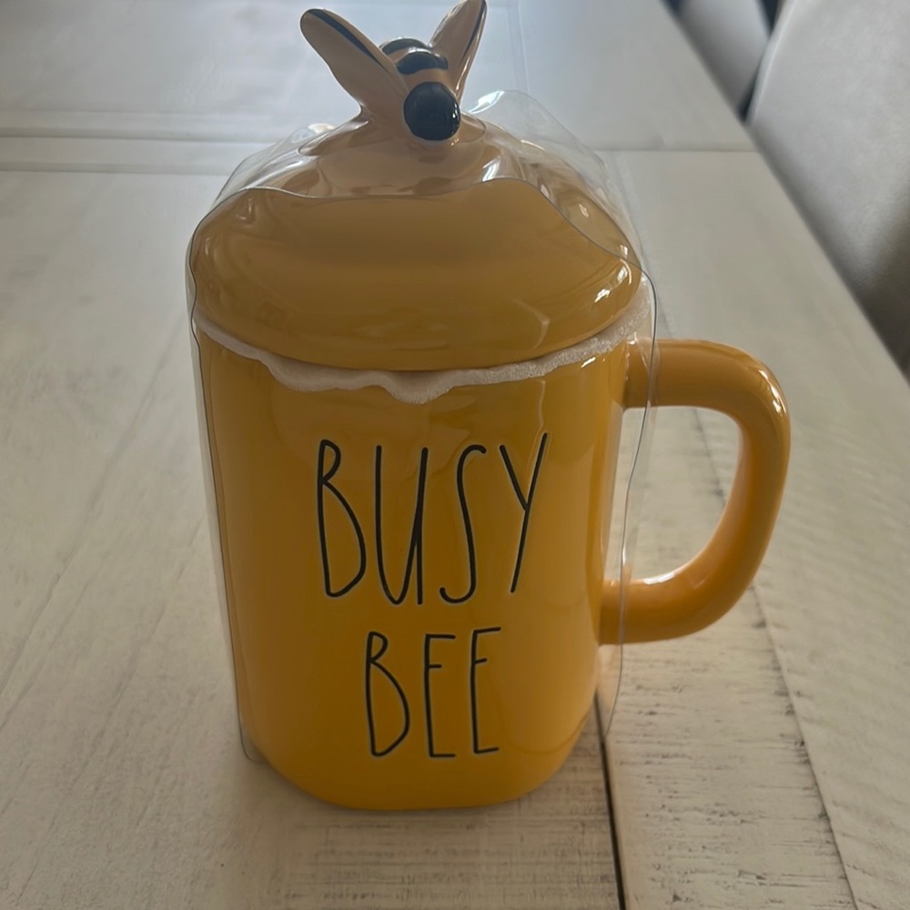 Rae Dunn - BUSY BEE topper mug
